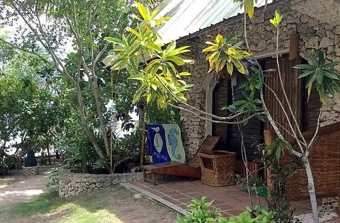 Ravenala Hotel 3*