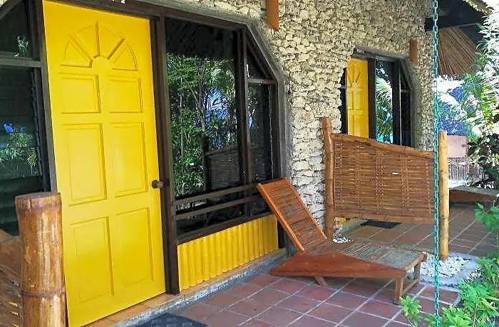 Ravenala Hotel 3*