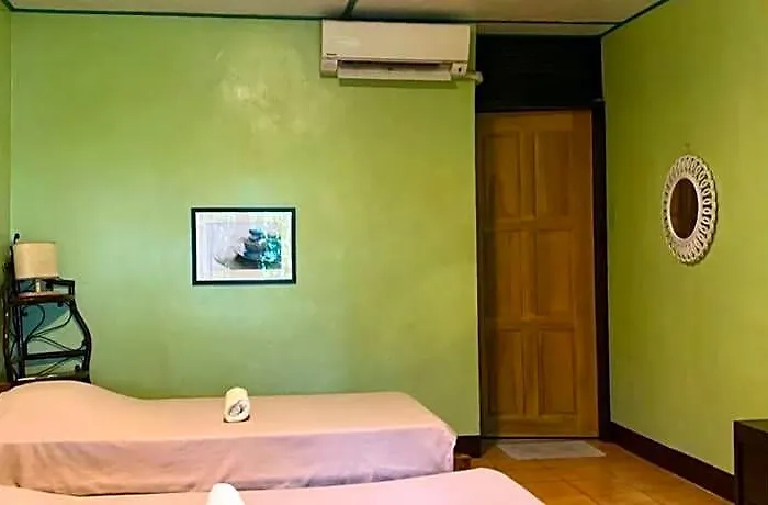 Ravenala Hotel 3*