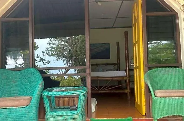 Ravenala Hotel Moalboal